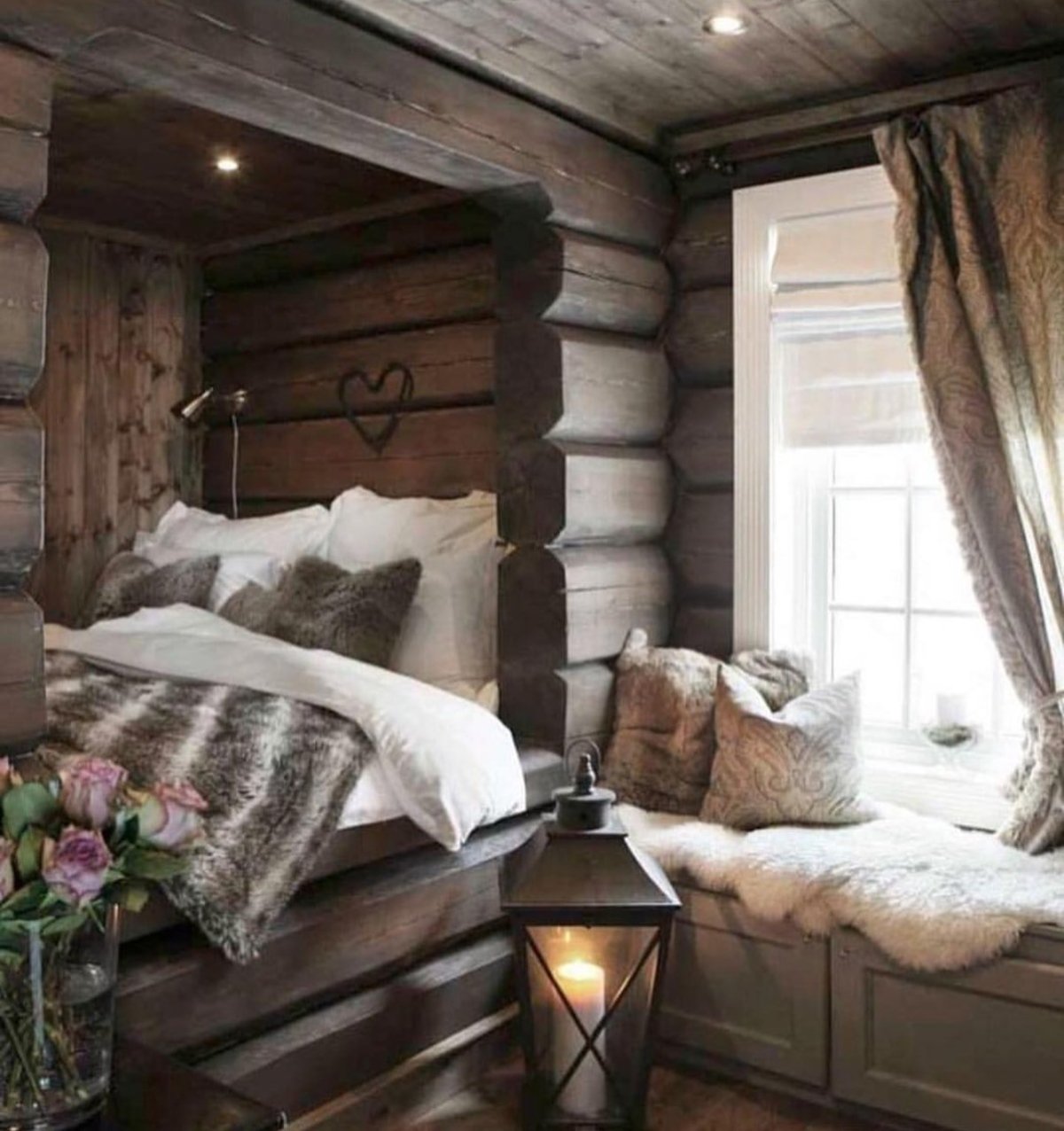 Уютная деревянная комната
