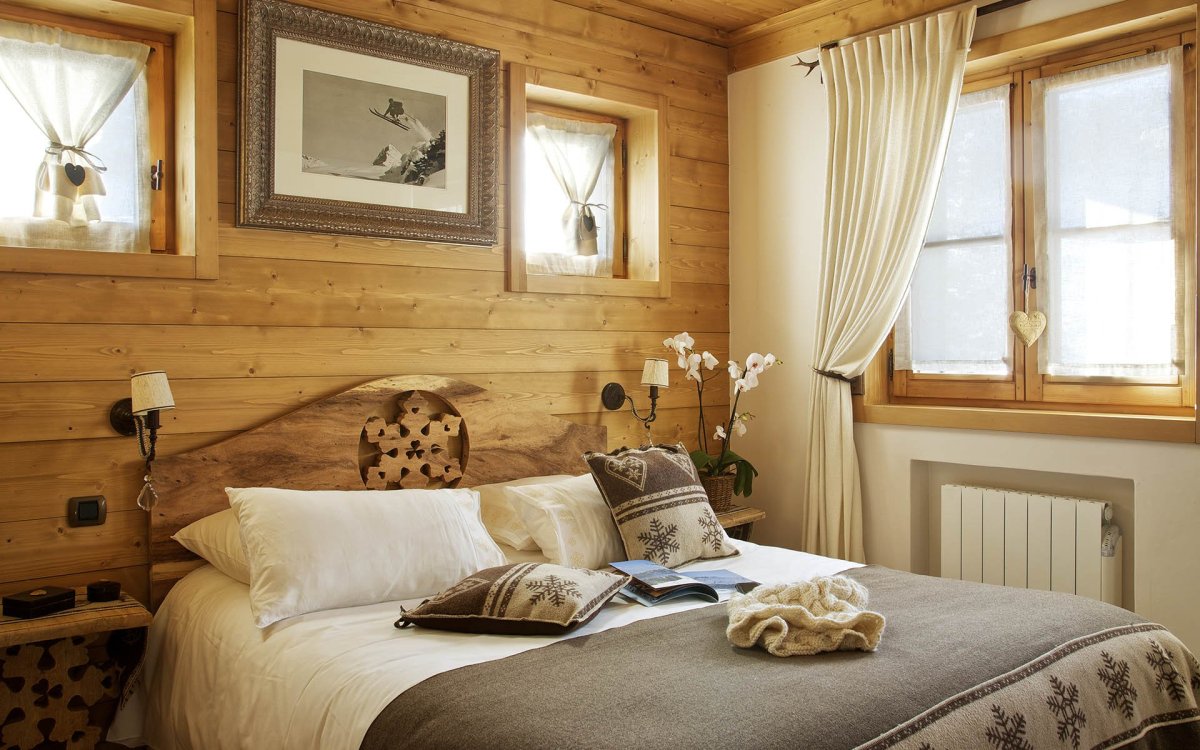 Спальня в бревенчатом доме