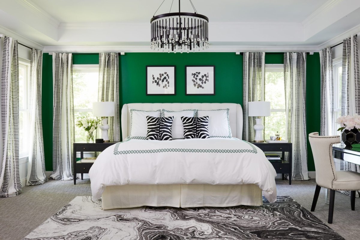 Бело зеленая спальня