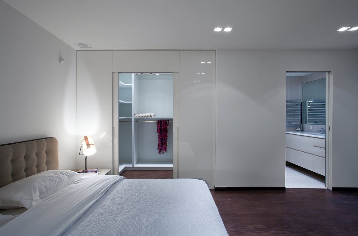 Спальня с ванной комнатой и гардеробной