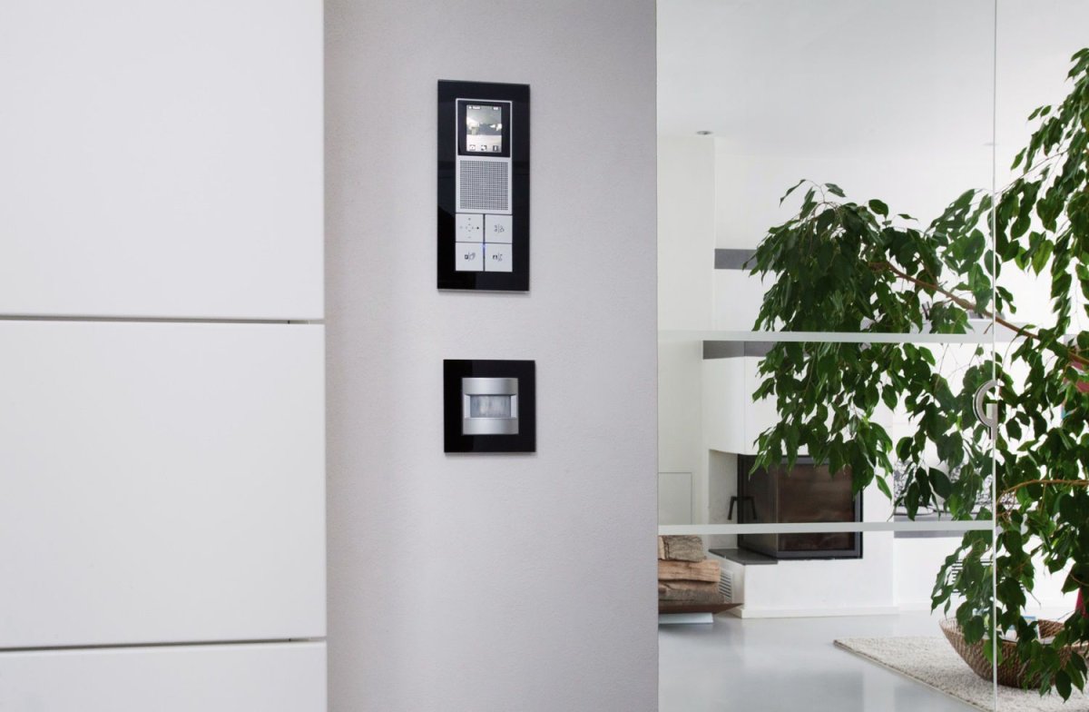 Jung LS Plus в интерьере