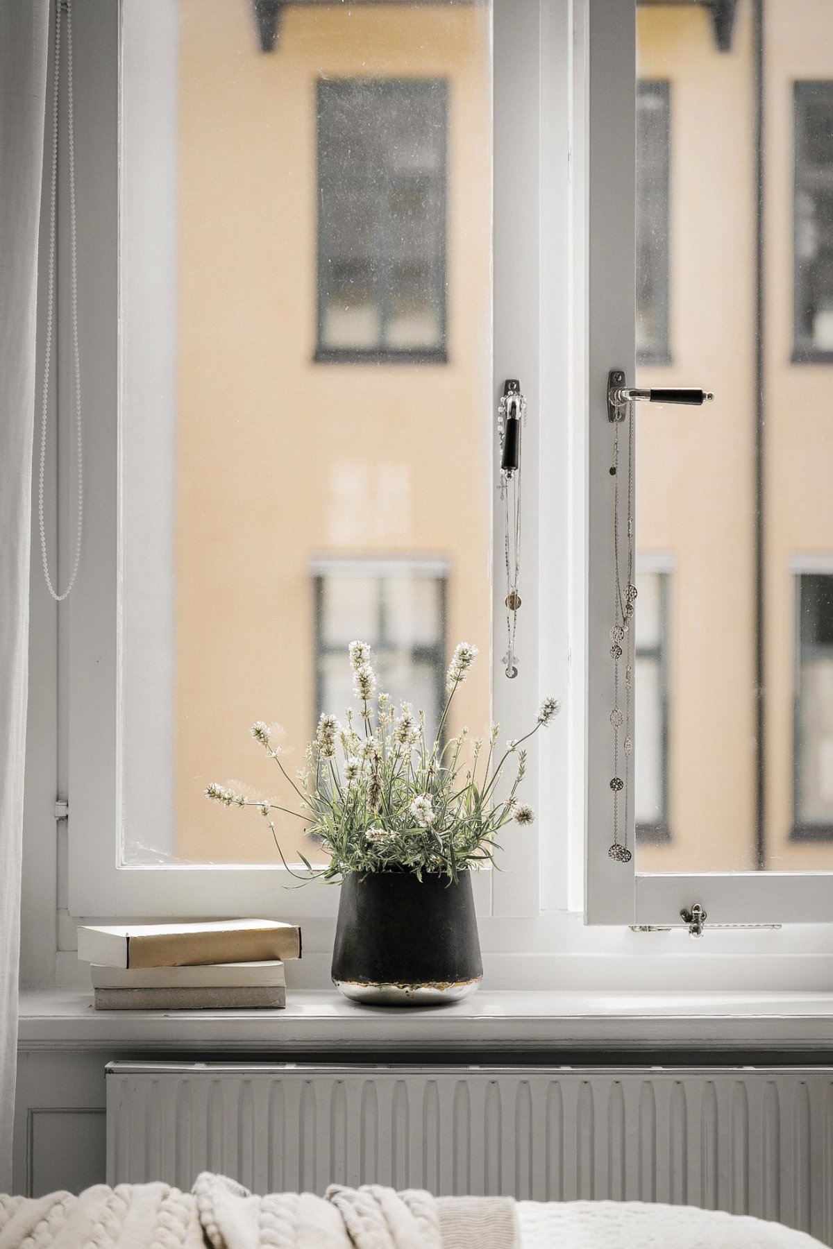 Окно без подоконника