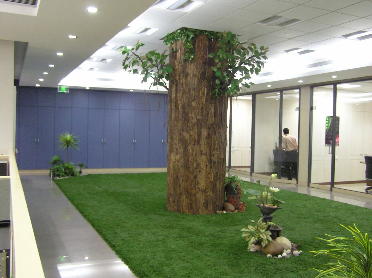 Искусственный газон в офисе