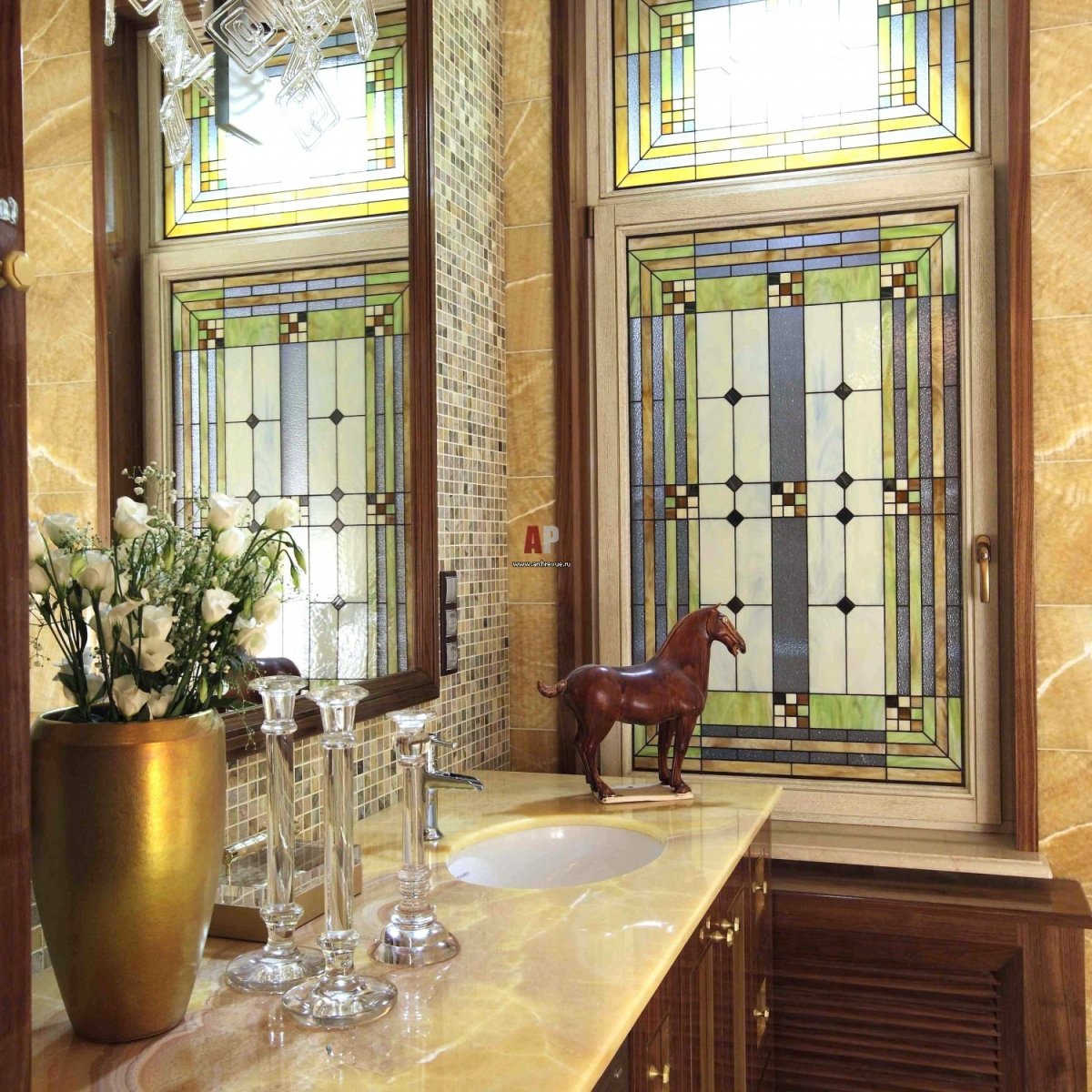 Витраж в интерьере квартиры