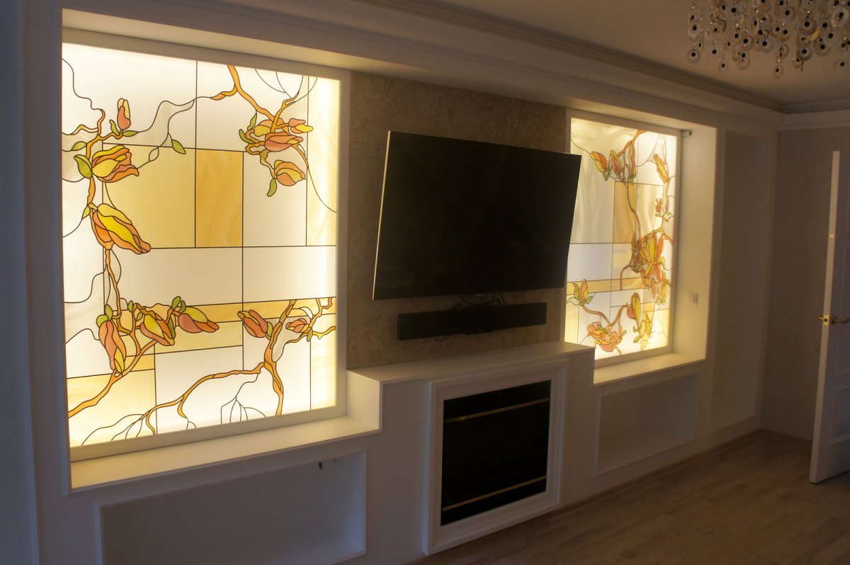 Витраж в нише