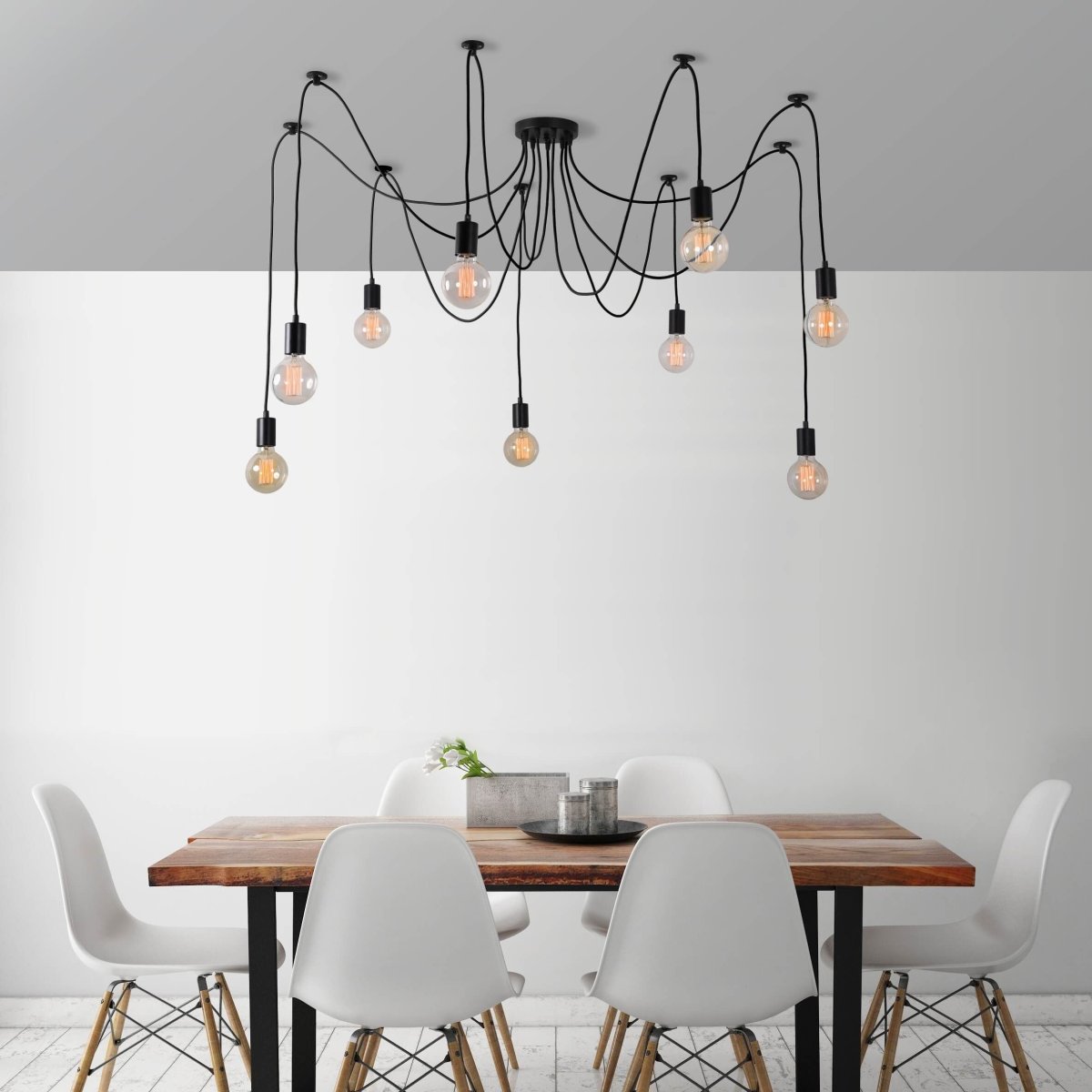 Люстра паук над столом в кухне