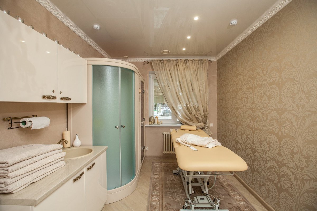 Кабинет косметолога в бежевом цвете