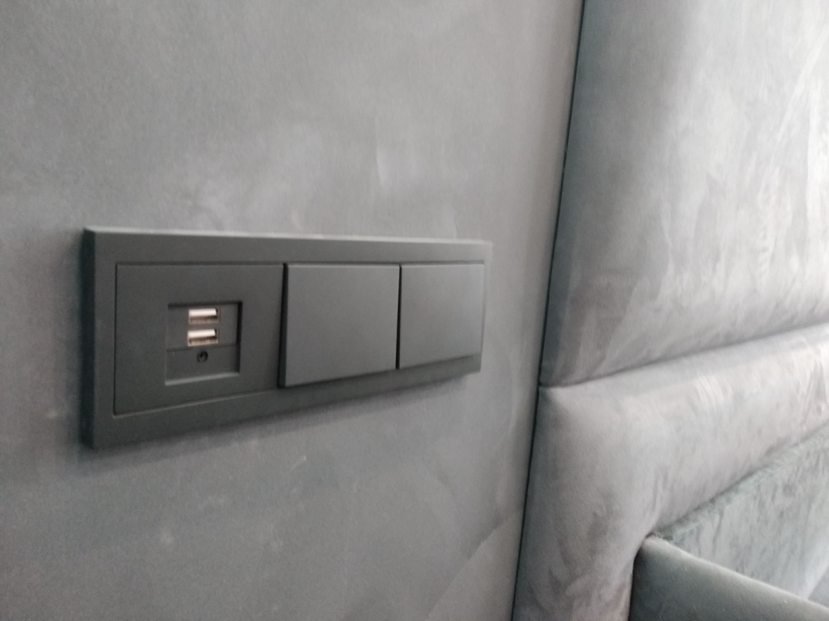 Выключатель Berker k.1 в интерьере