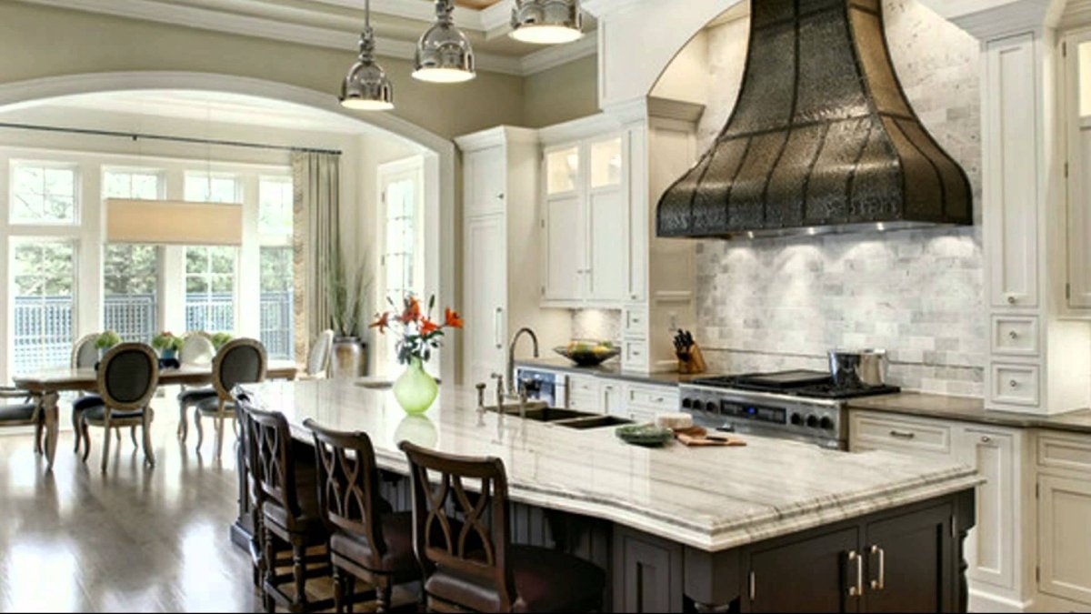 Классические кухни с островными вытяжками