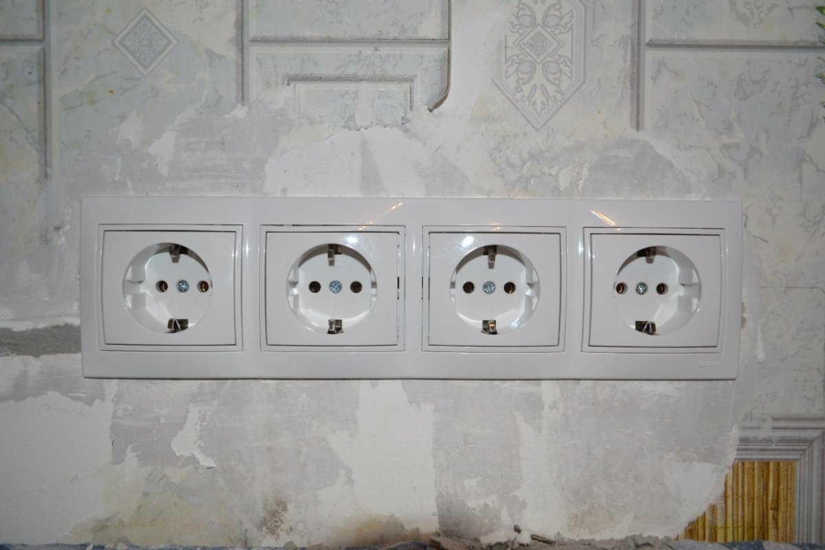 Накладные розетки на фартуке