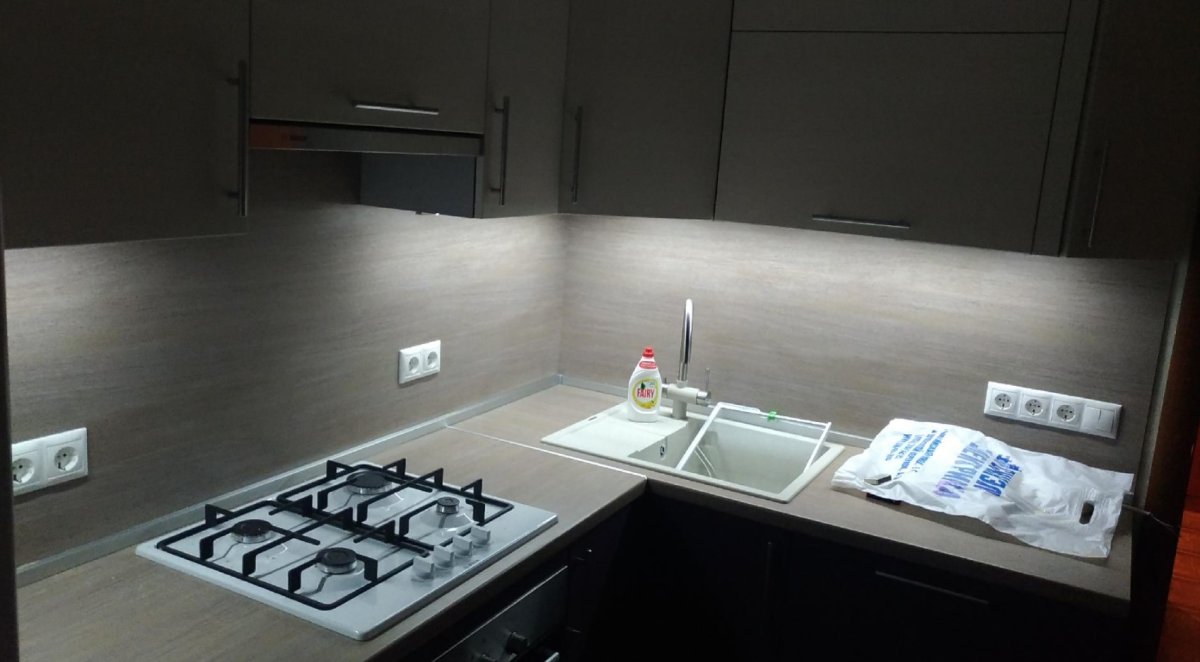 Розетки на фартуке