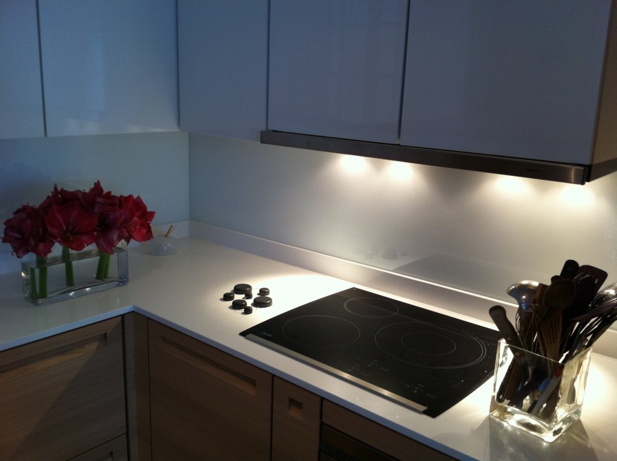 Розетки на кухонном фартуке