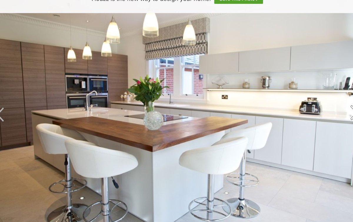 Кухонный островок с обеденной зоной