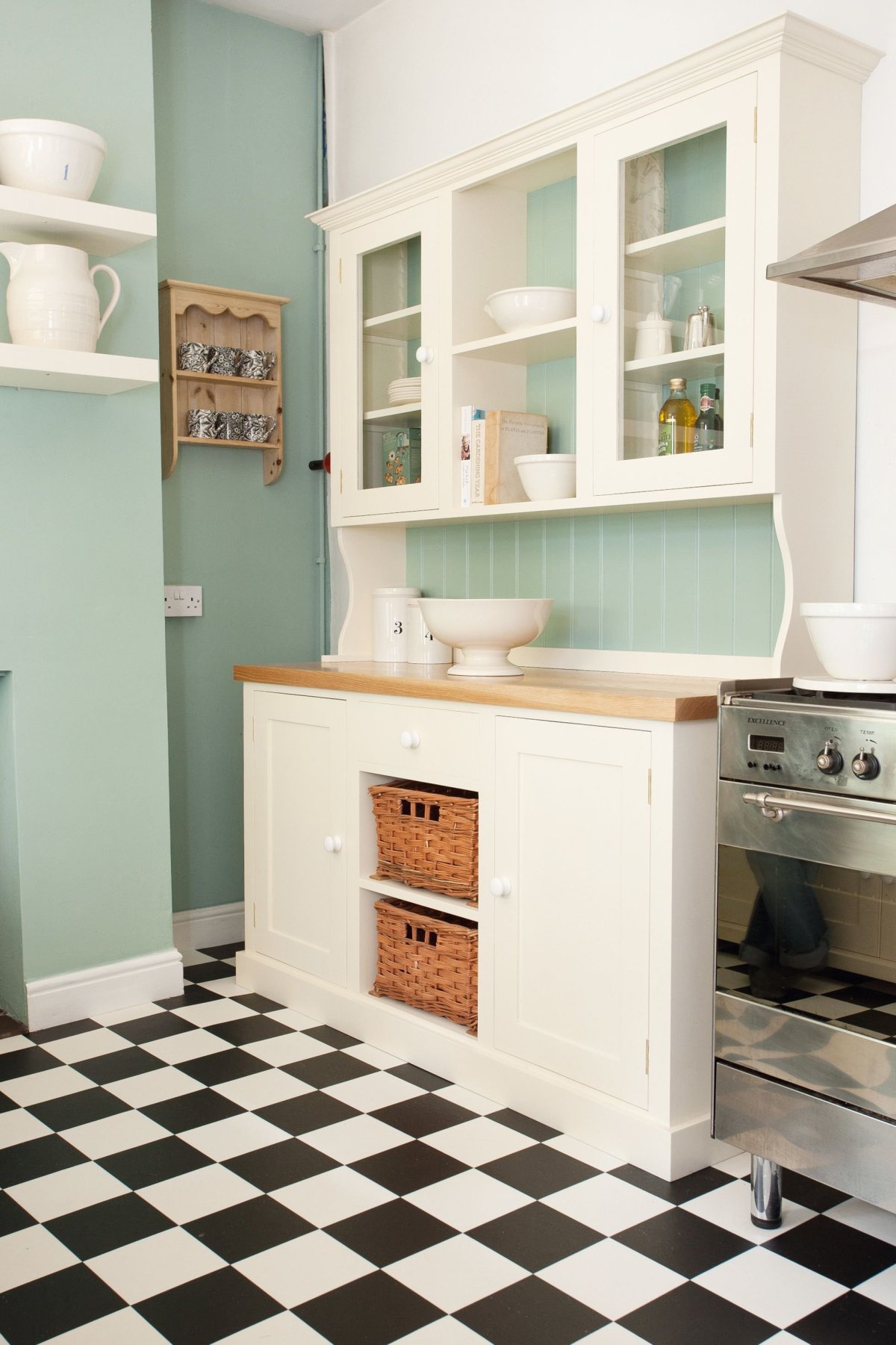 Шахматная плитка на кухне