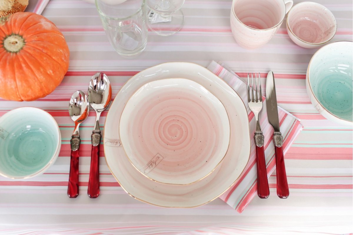 Красивая посуда вид сверху