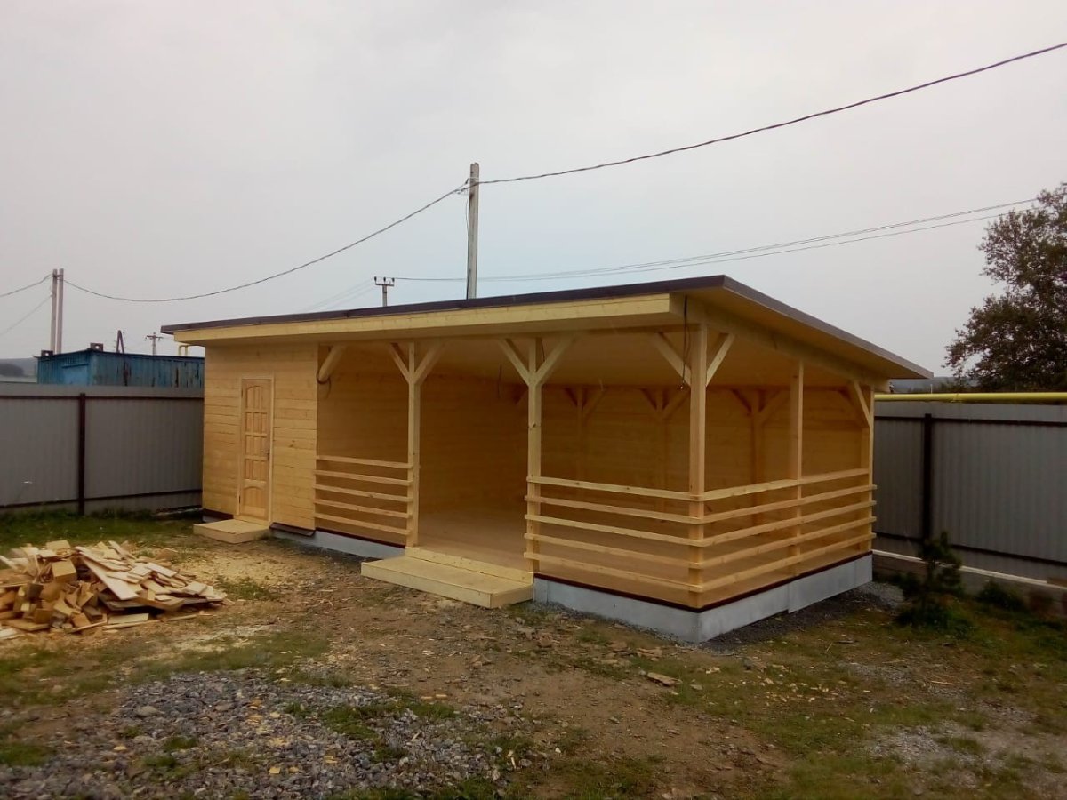 Беседка совмещенная с хозблоком