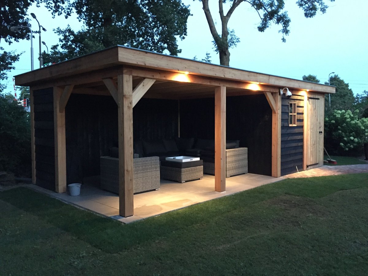 Сарай с летней кухней