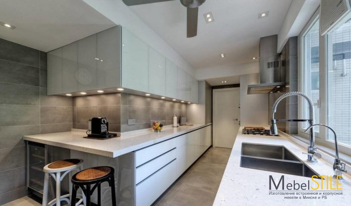 Белая кухня фартук керамогранит