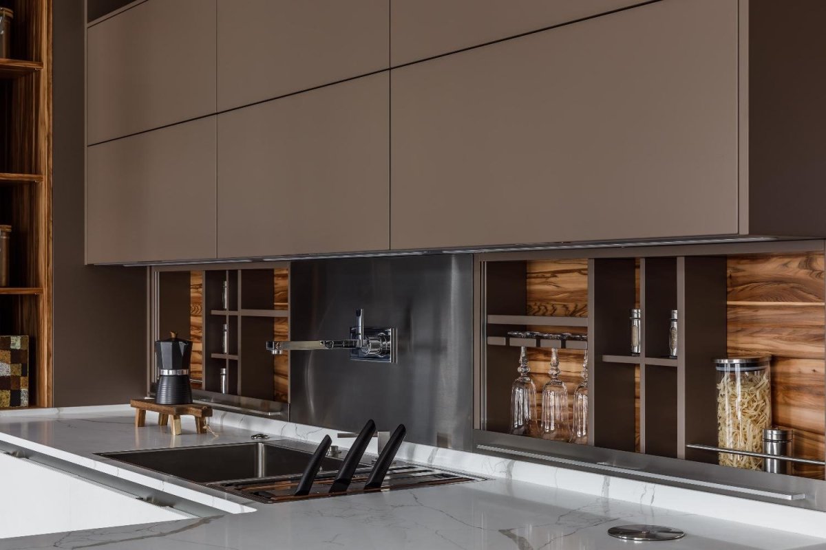 Запасница Джулия Новарс