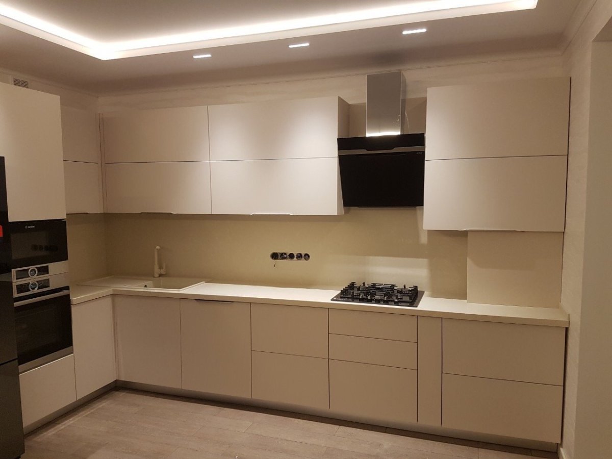 Кухня кремовый беж Эггер