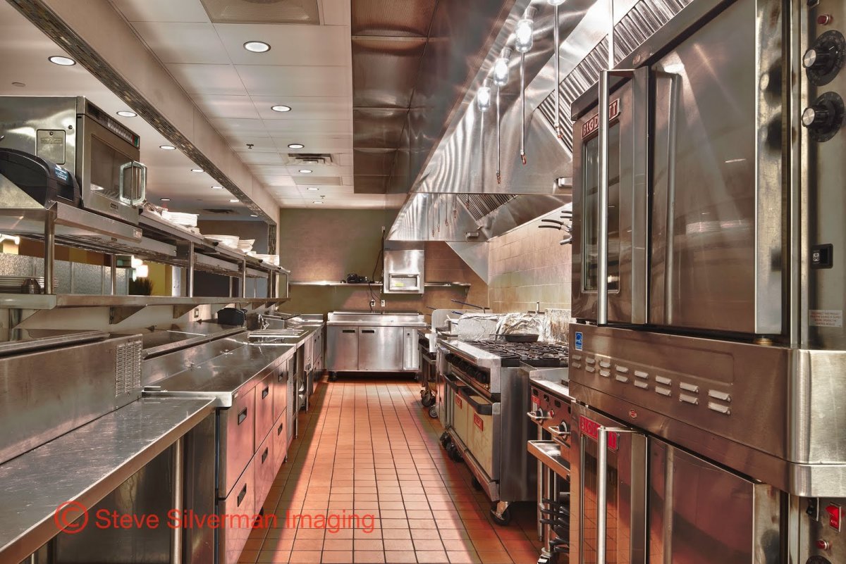 Интерьер кухни в ресторане