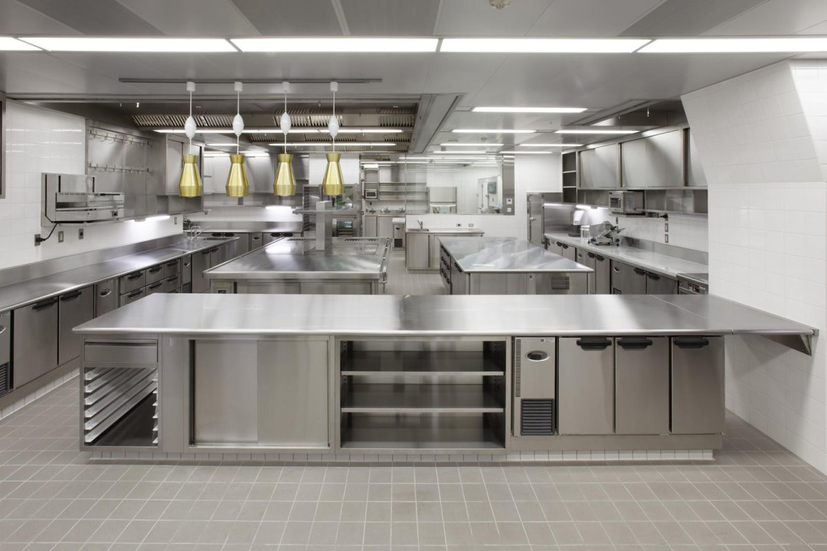 Стол для кухни ресторана