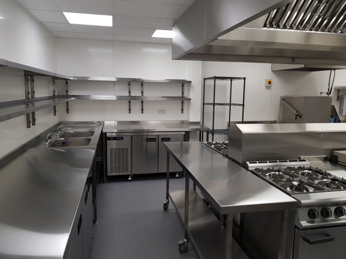 Полки для кухни ресторана общепит