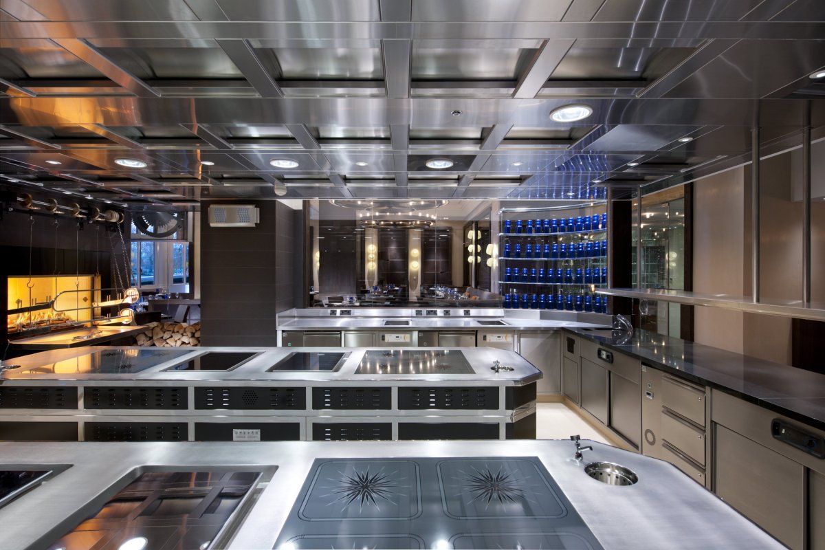 Интерьер ресторана dinner by Heston Blumenthal