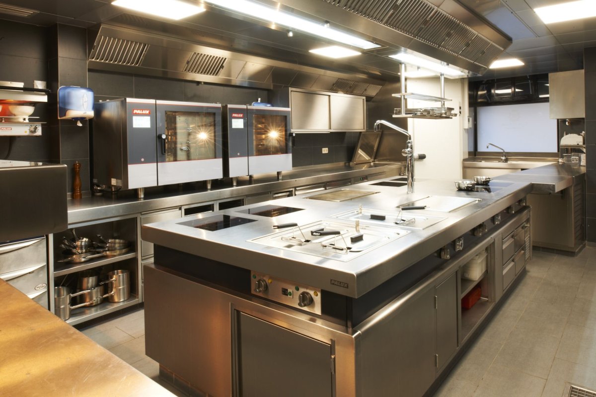 Маленькая профессиональная кухня