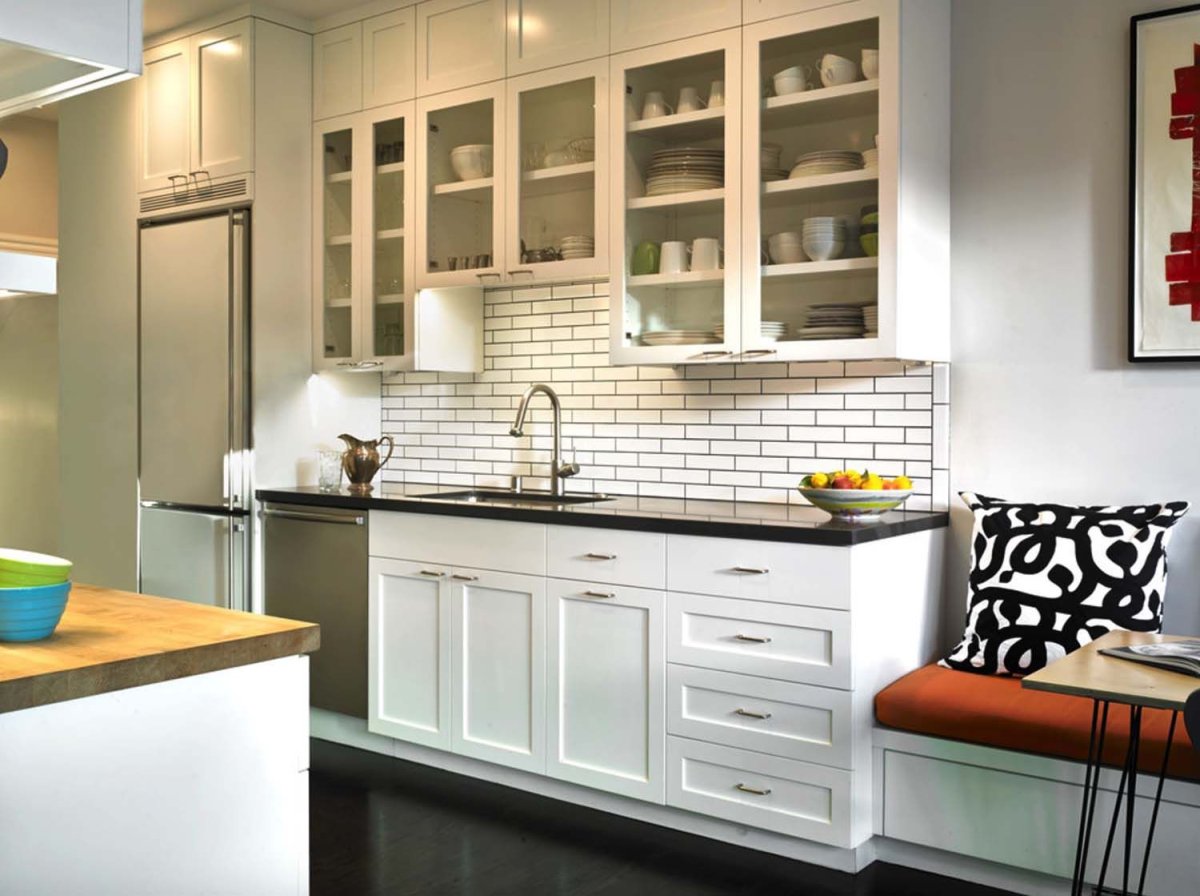 Перекраска кухни в белый