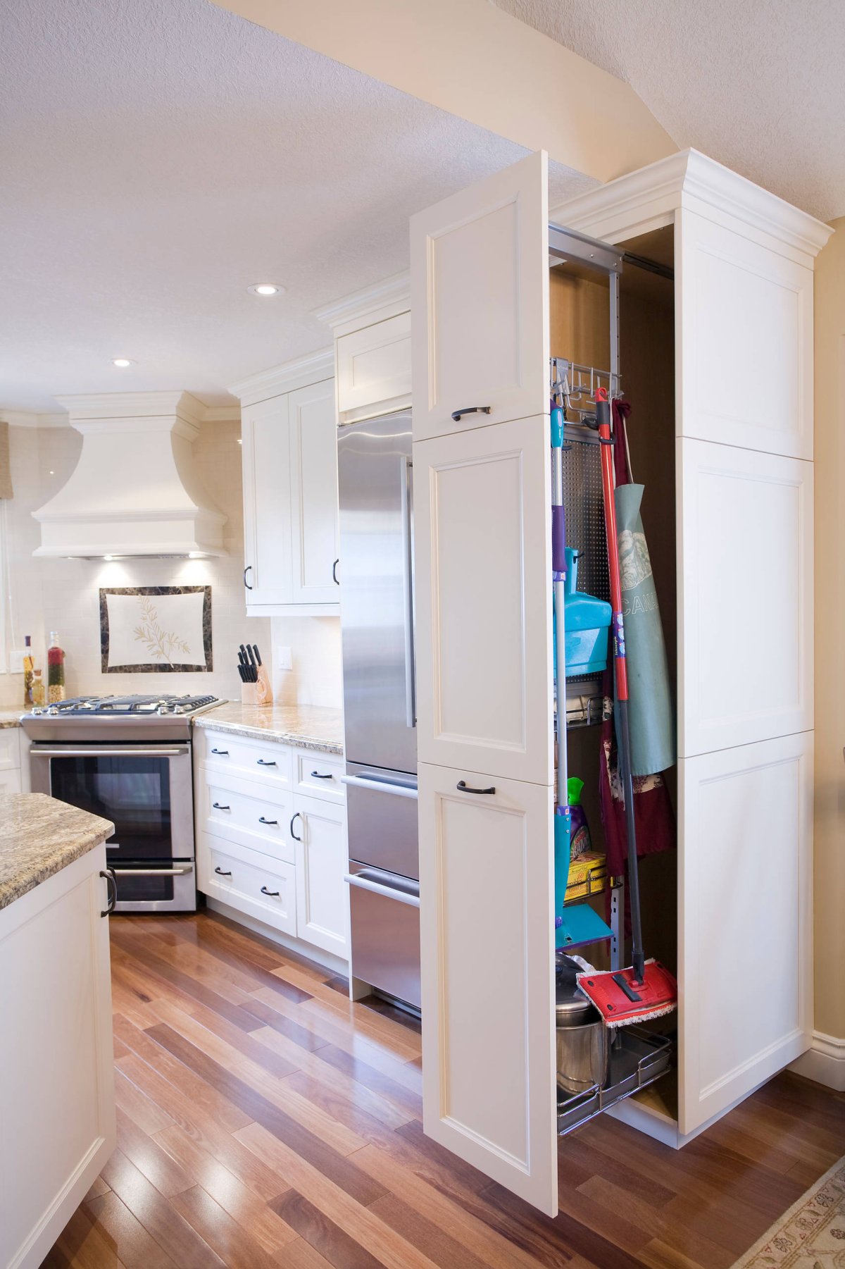 Холодильник в коридоре