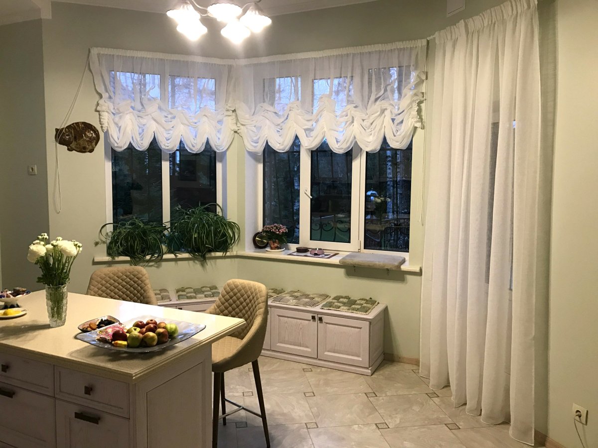 Шторы на окно со столешницей