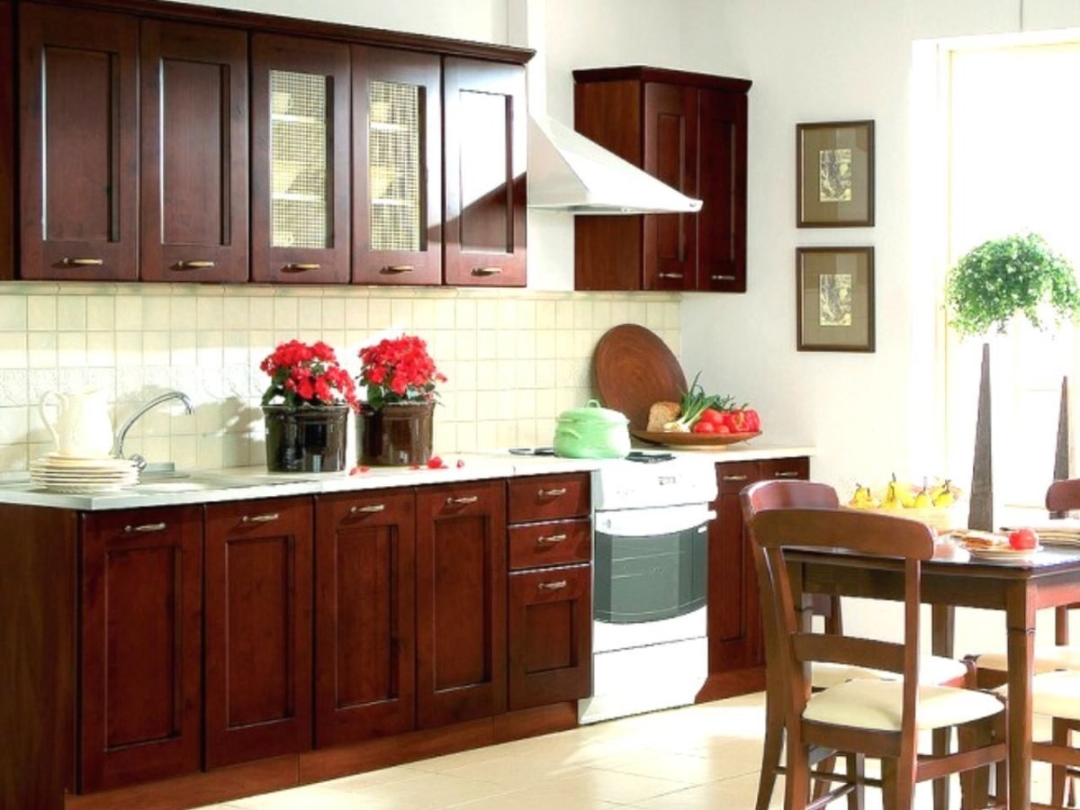 Кухня орехового цвета