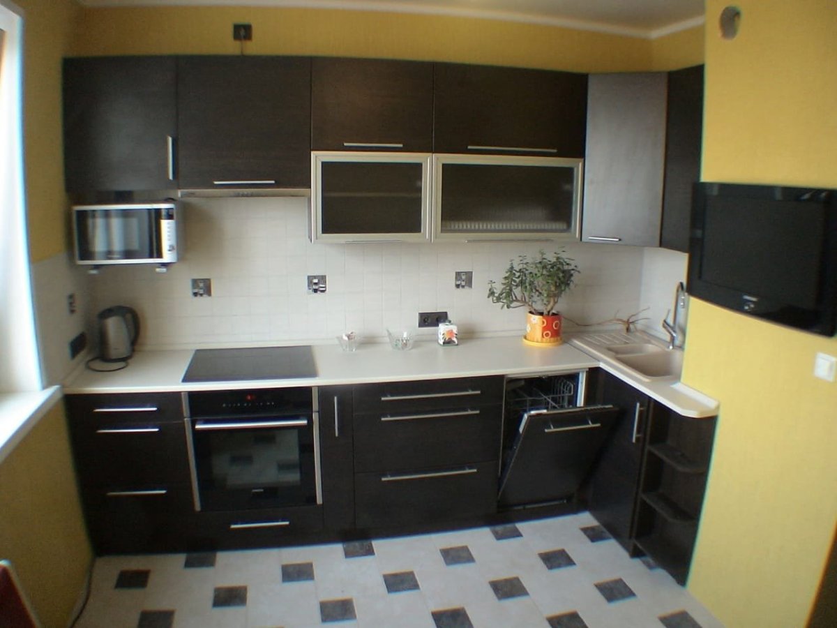 Кухня 8 5 метров с вентиляционным коробом