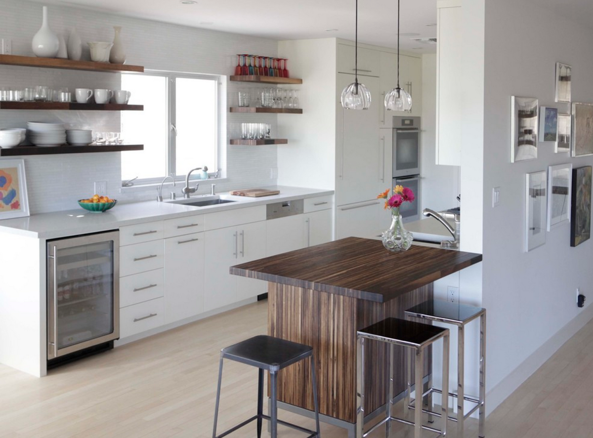 Стол остров на маленькой кухне