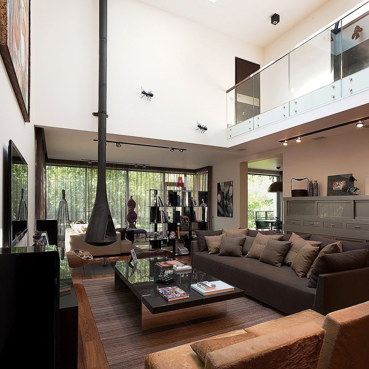 Гостиная со вторым светом