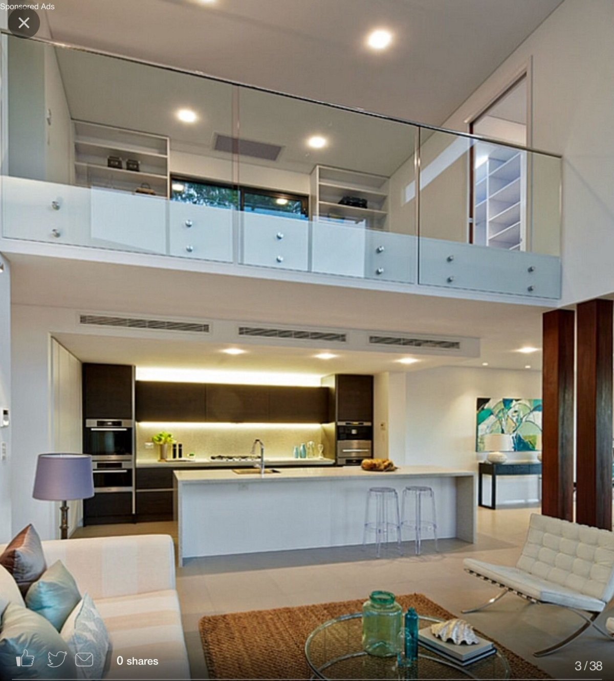 Кухня гостиная с высокими потолками