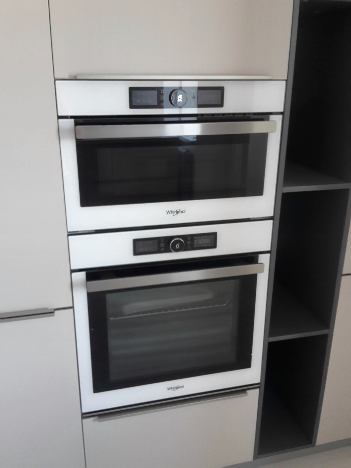 Микроволновая печь встраиваемая Whirlpool AMW 730 NB