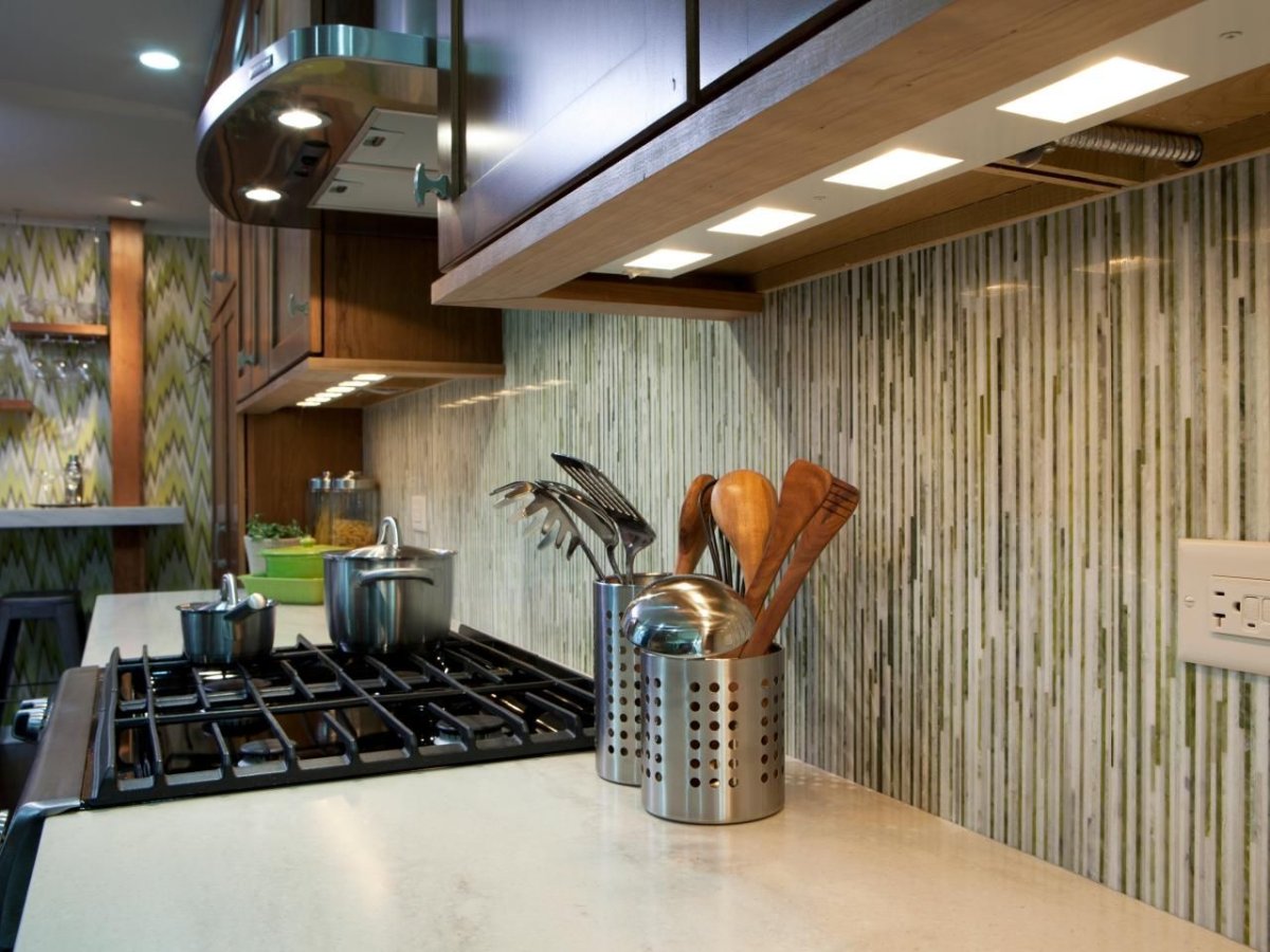 Стеклянная плитка для кухни с Лавровым листом