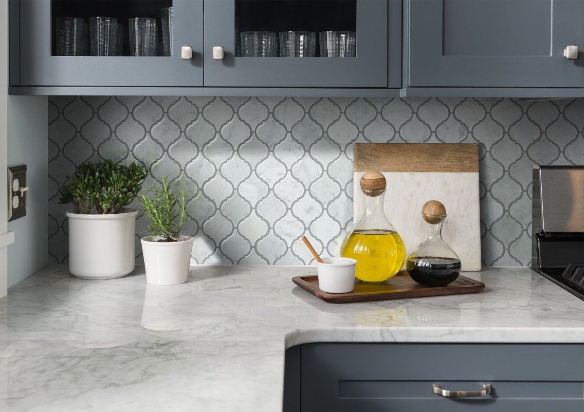 Chateau Lantern Mosaic Bianco Carrara