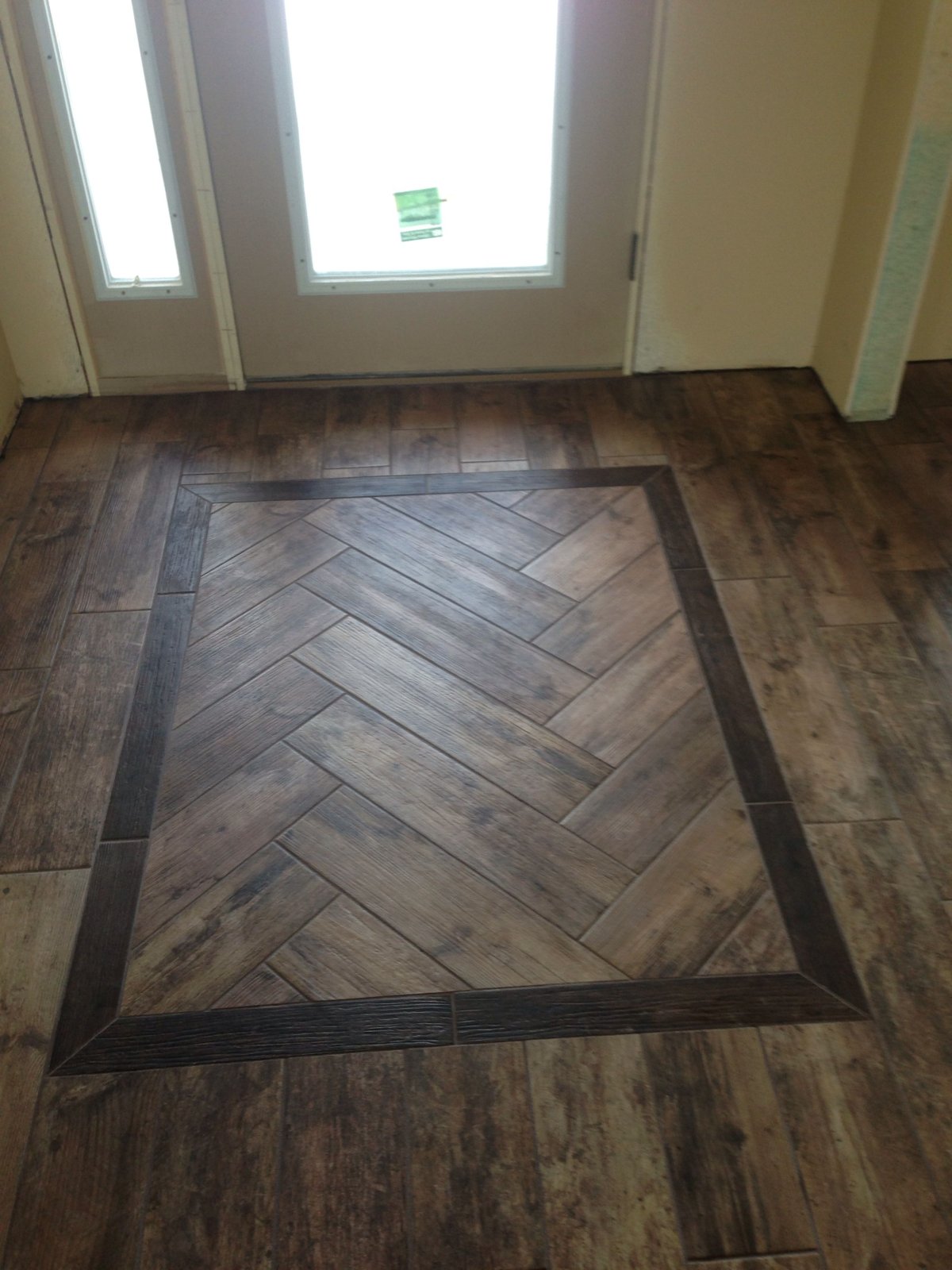 Укладка плитки елочкой на пол