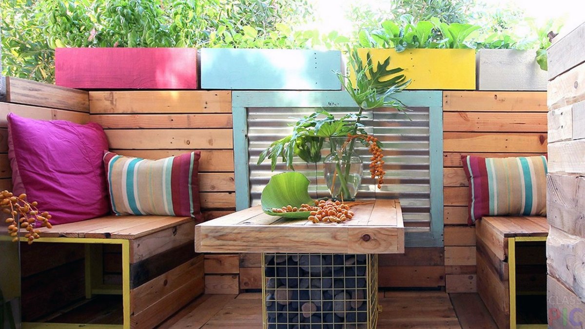 Мебель для балкона из старых досок