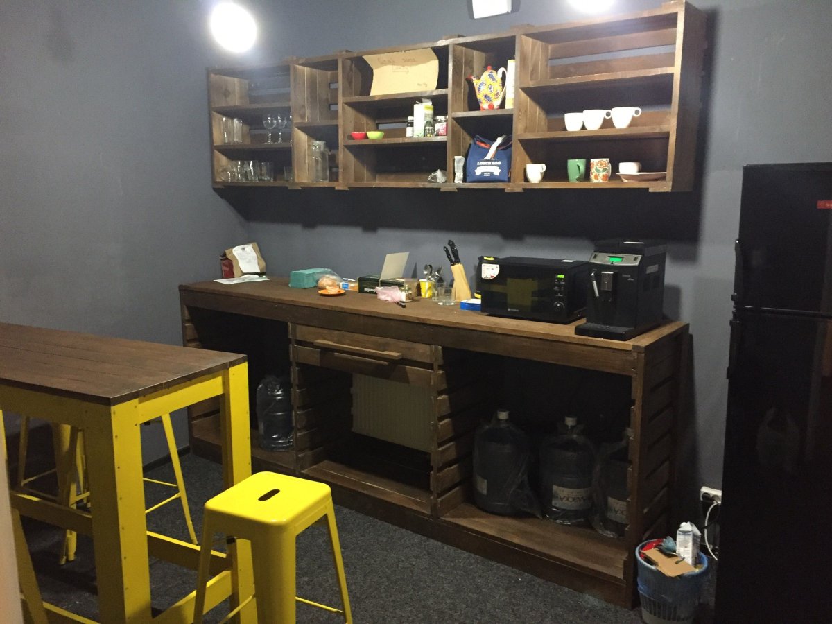 Кухня из поддонов