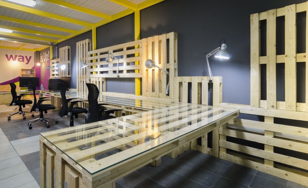 Мебель из поддонов для офиса