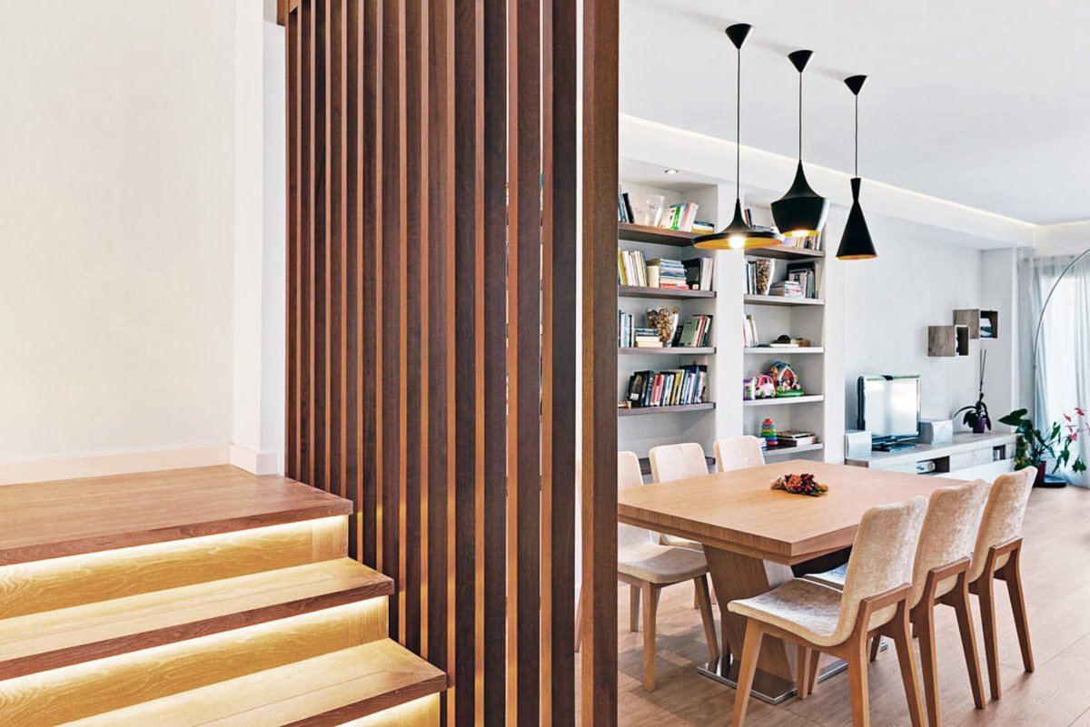 Перегородка деревянная в салон