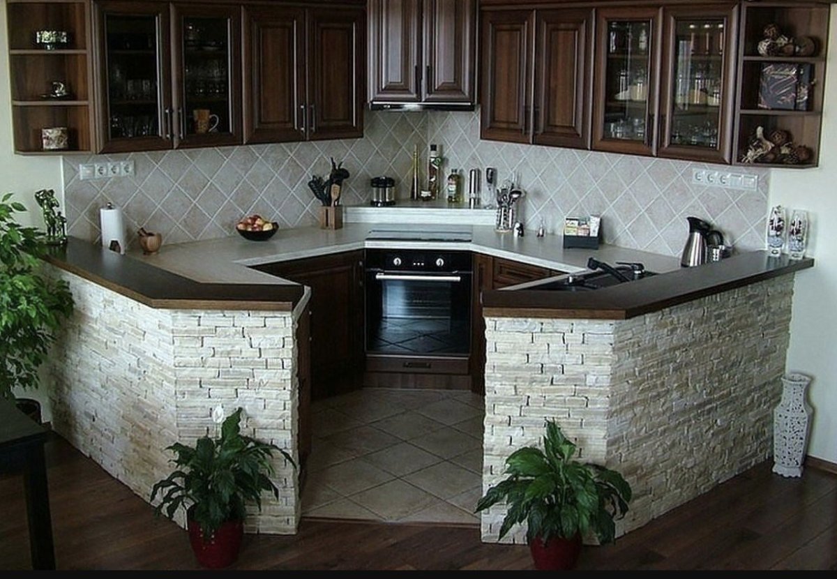 Угловая кухня в частном доме