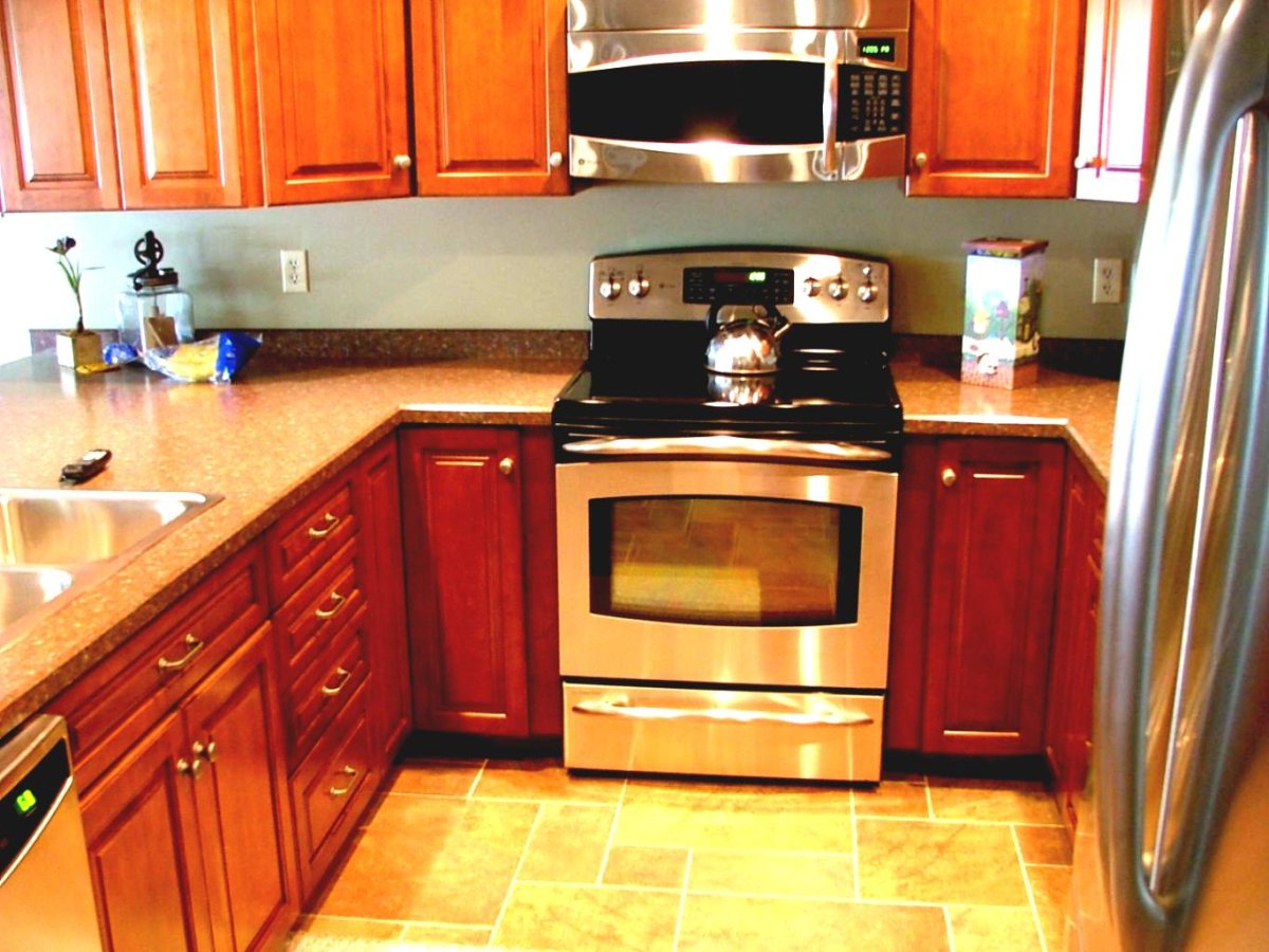 Кухня п-образная с газовой плитой