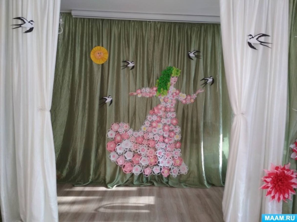 Украшение зала к весне в детском саду