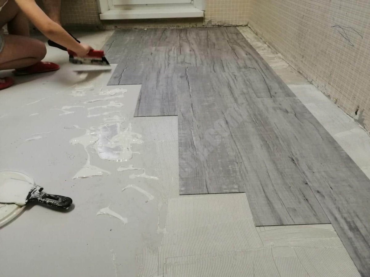 Клеевой кварц винил монтаж