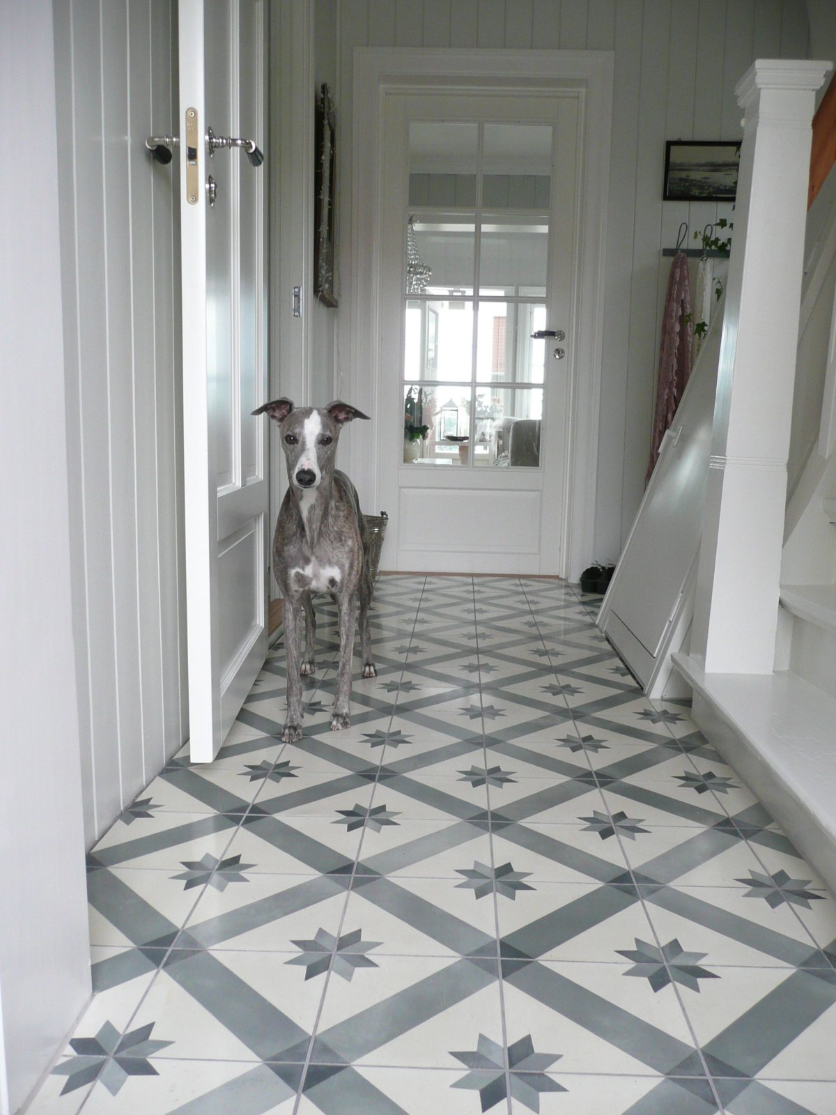 Плитка с узорами на пол в коридор